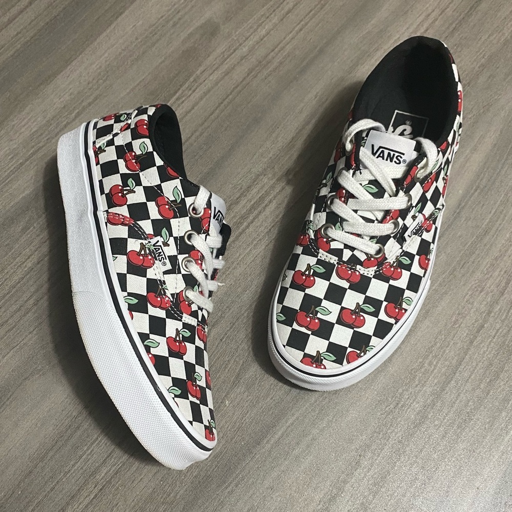 Vans Old Skool Lo Red Cherry Women Sneakers - SZ 6 - Picture 2 of 10